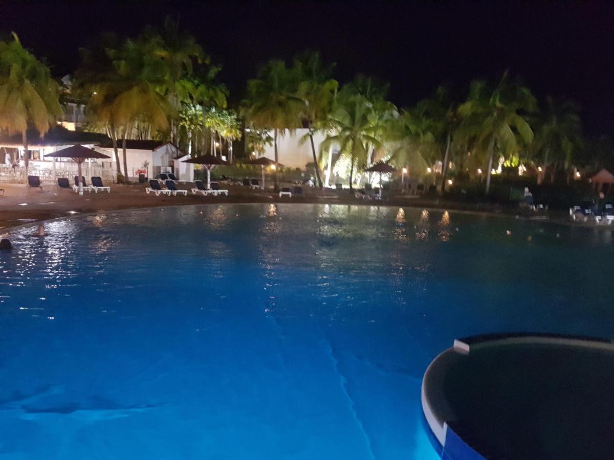 Caraibes Apparts-Resorts Sainte-Anne  Esterno foto
